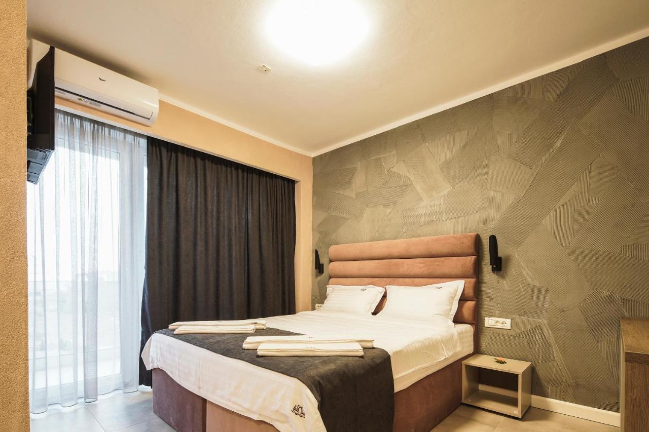 Lotus Exclusive Bed and Breakfast Năvodari Eksteriør billede