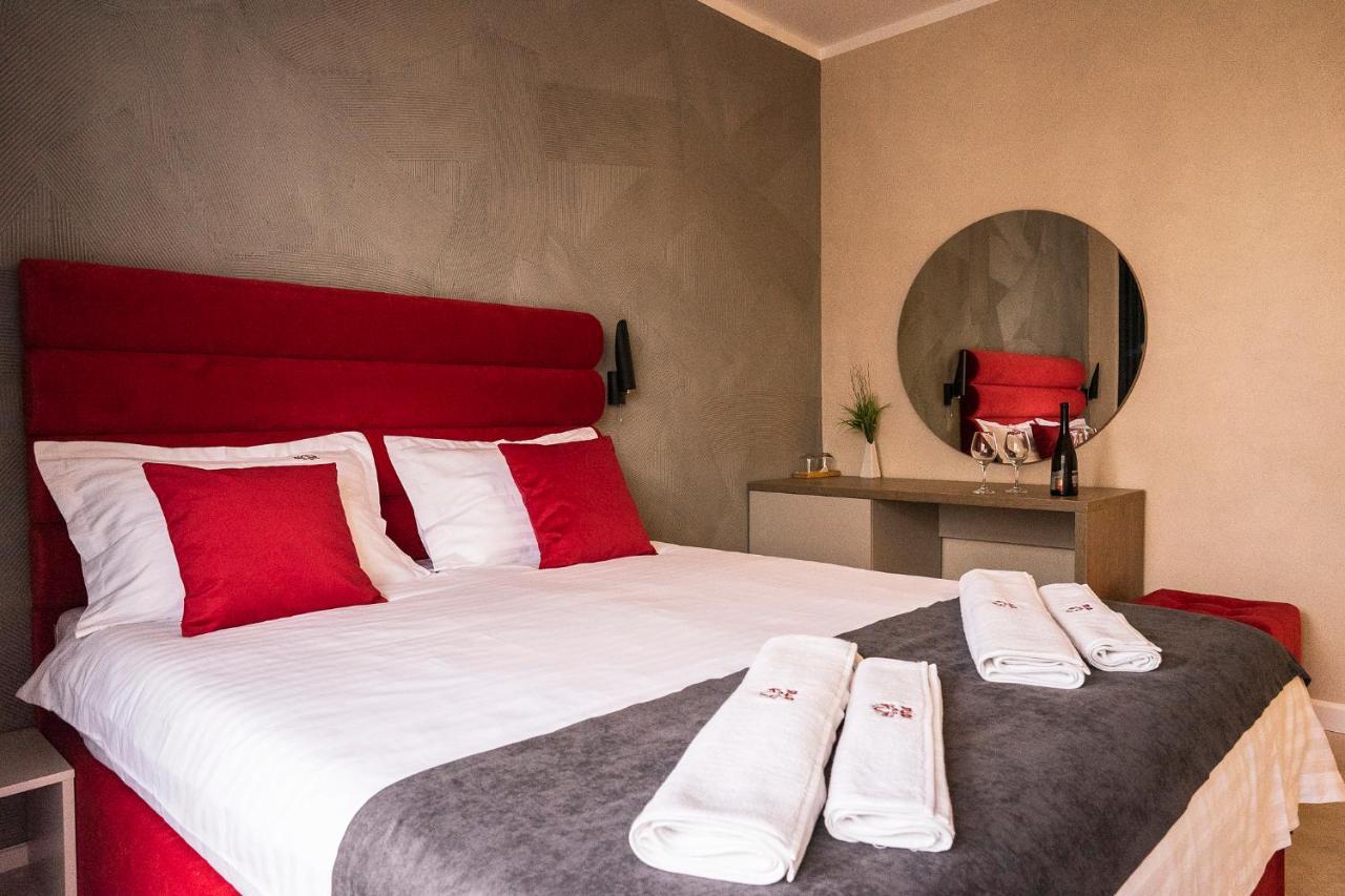 Lotus Exclusive Bed and Breakfast Năvodari Eksteriør billede
